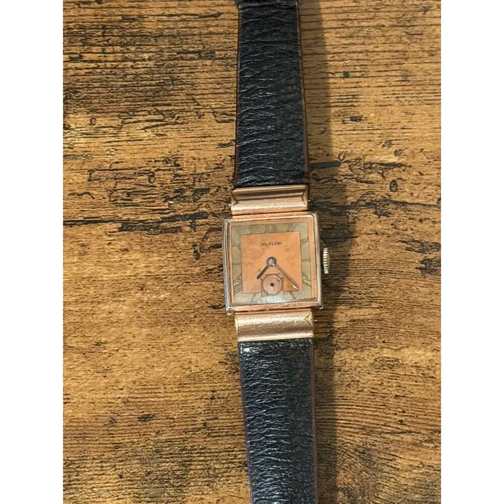 Avalon Swiss 17 Jewels Manual Wind Gold-Tone Square Watch